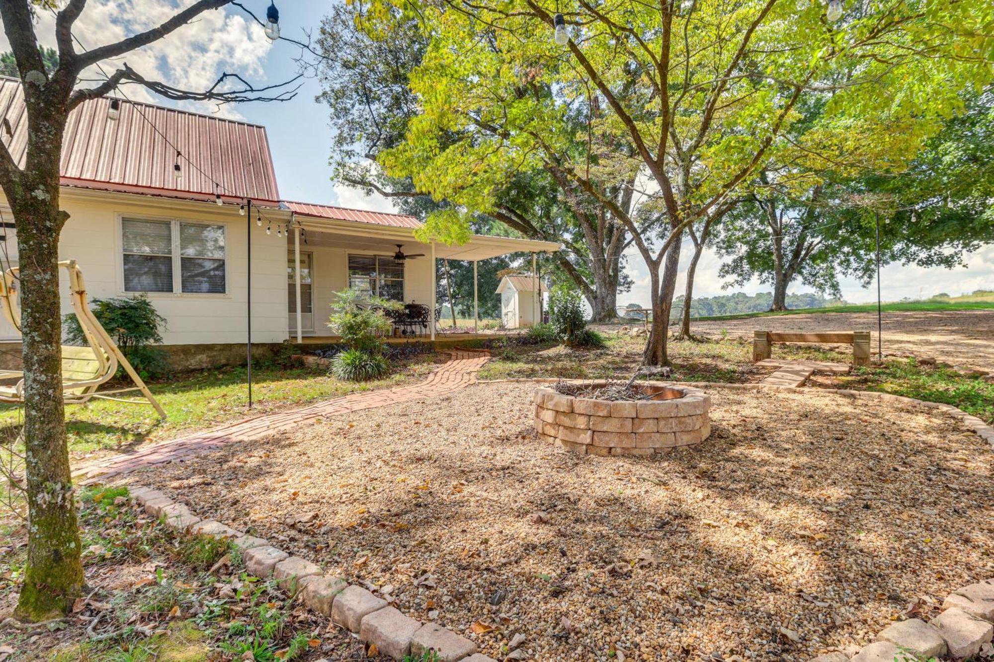 Country Home Near Lake Wedowee Patio And Fire Pit! Lineville エクステリア 写真